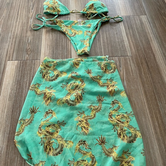 Adorable 2 Piece Women’s Bikini (Dragon Design) - Picture 8 of 8